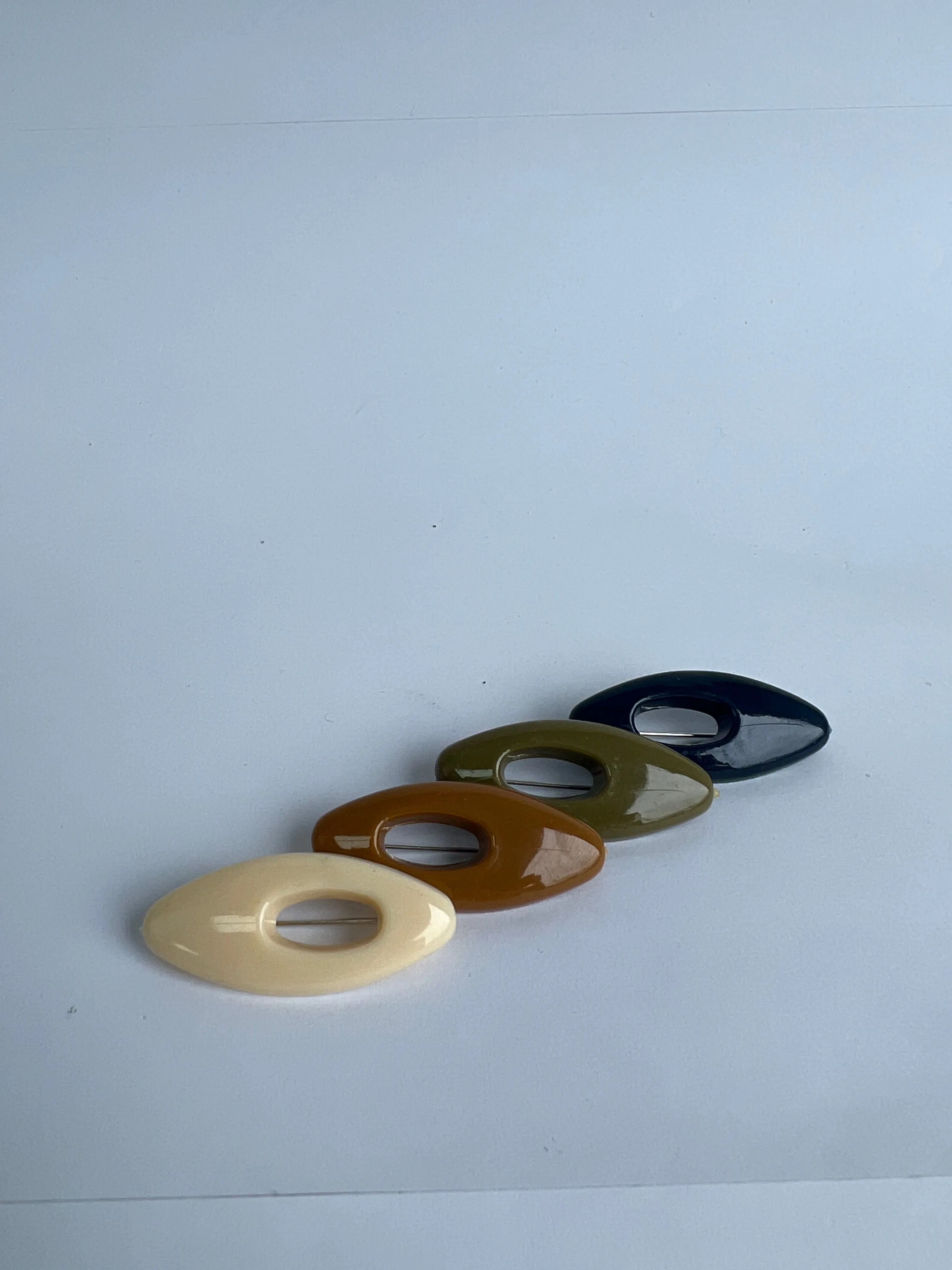 4 x Safety Pins - Multicolours - Black