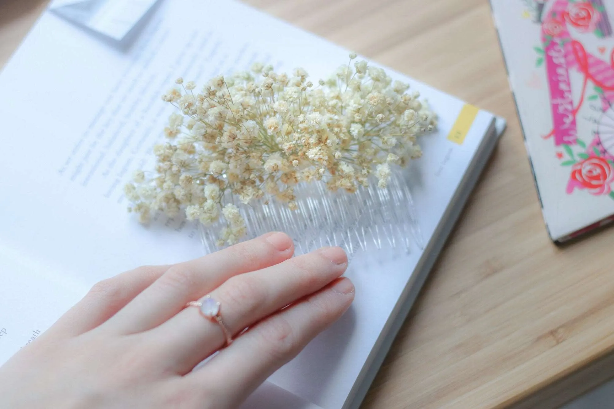 Baby's breath flower comb, hair comb, Baby's Breath hair slides, Gypsophila Bridal Comb, Dried Flowers, Boho weddings