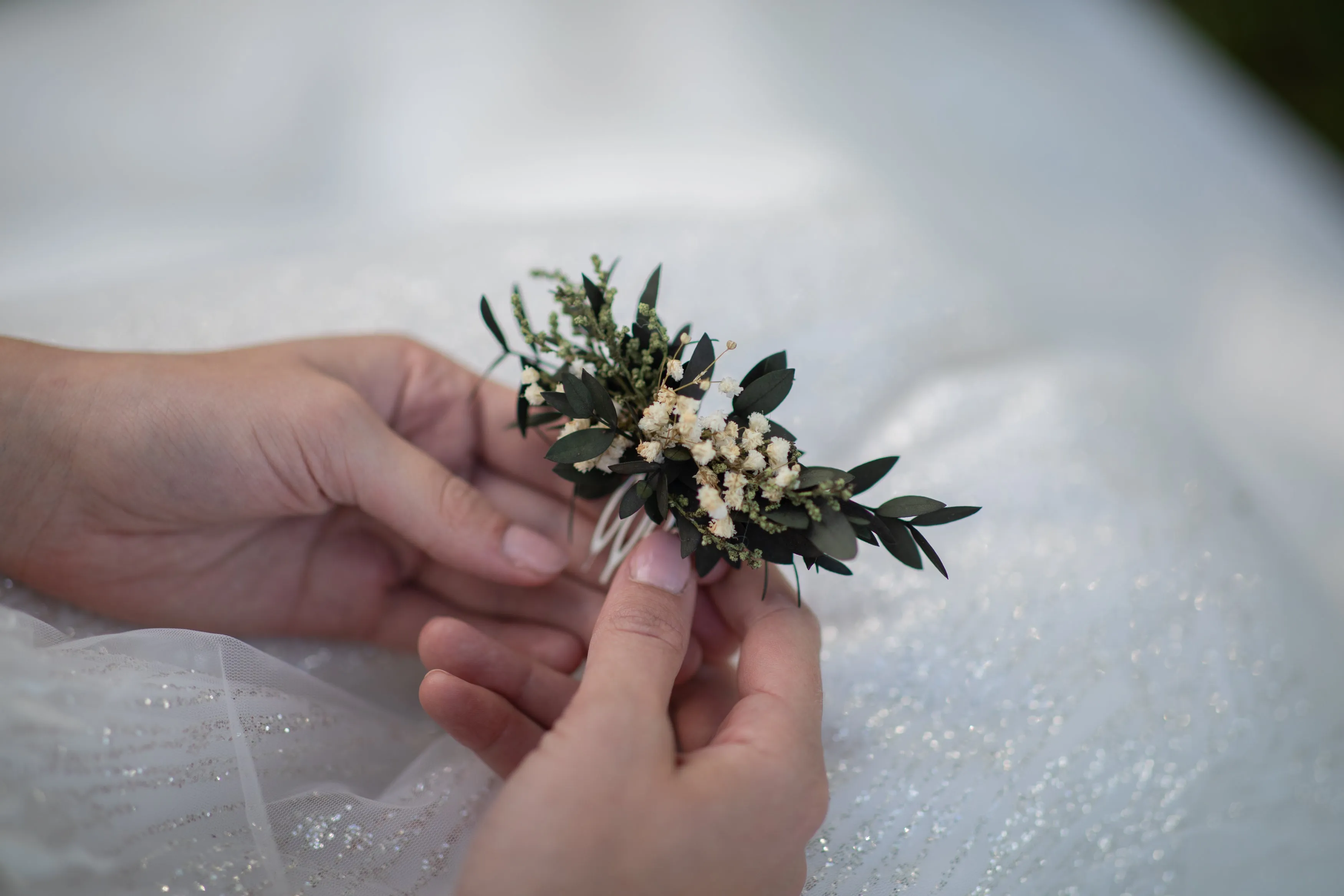 Greenery mini flower hair comb Wedding hair comb Baby's breath Bridal accessories Greenery flower hair comb Magaela Natural