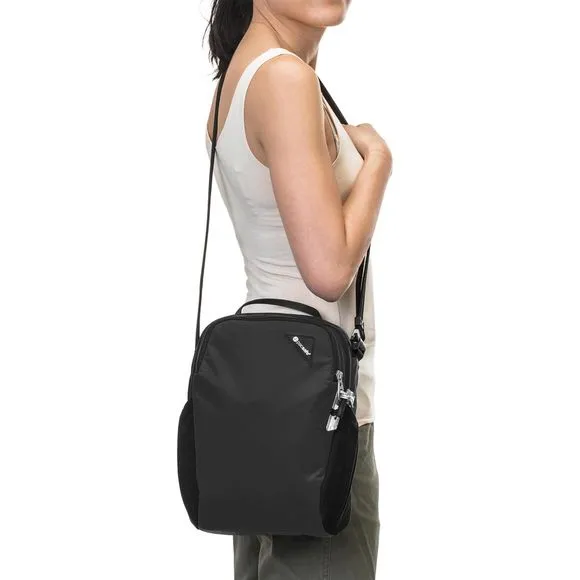 Pacsafe Vibe 200 Anti-Theft Compact Travel Bag