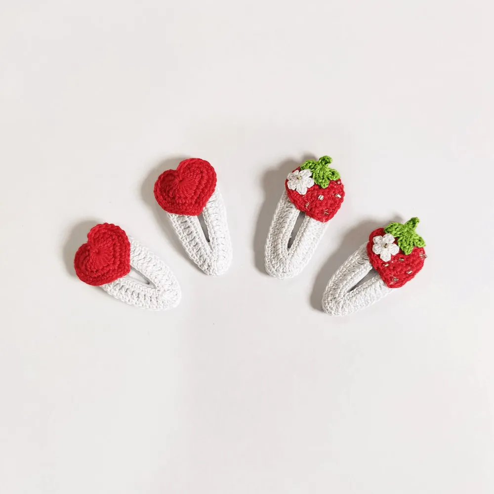 Red Heart and Green Bow Clip set