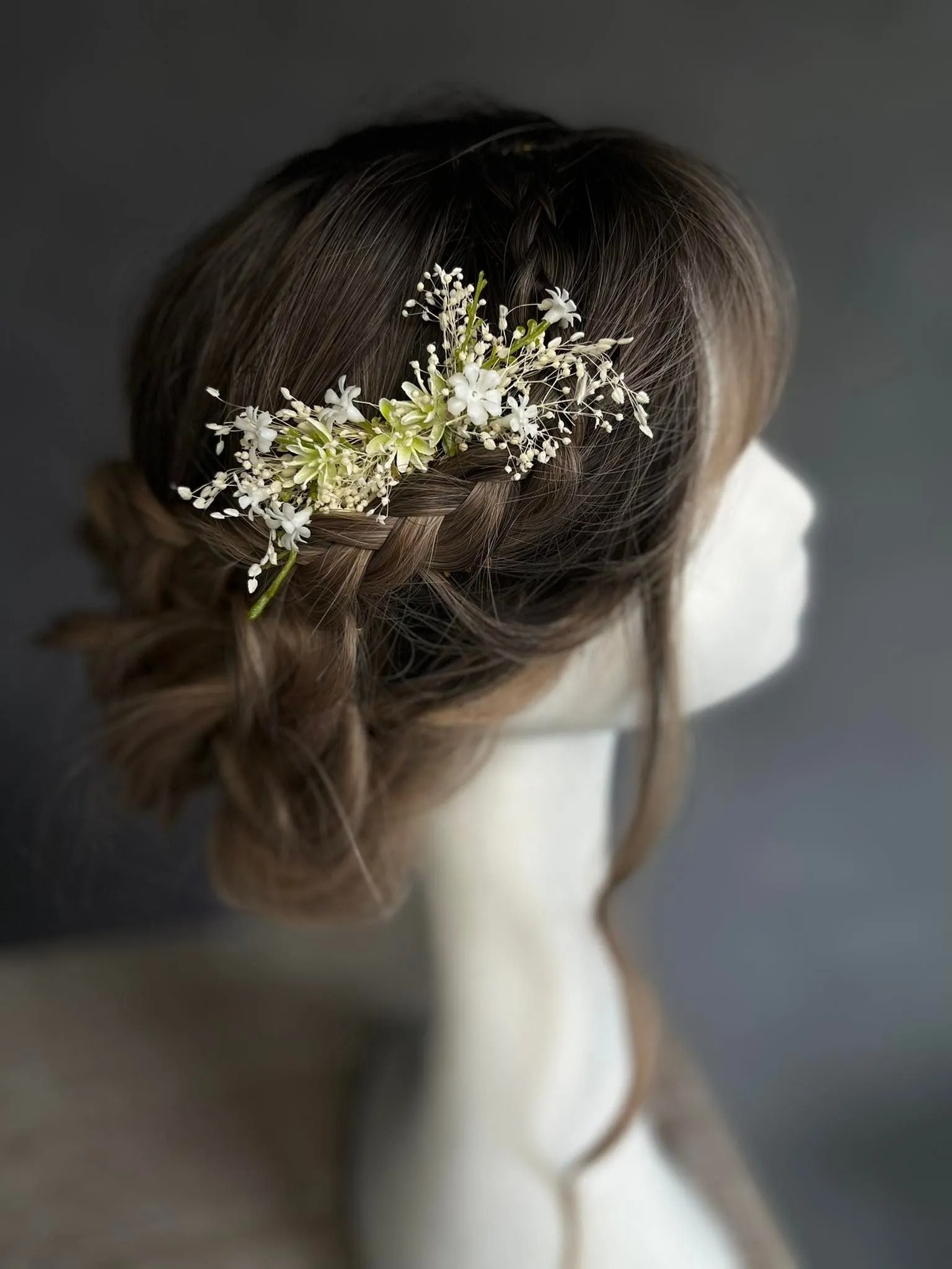 Romantic bridal flower comb