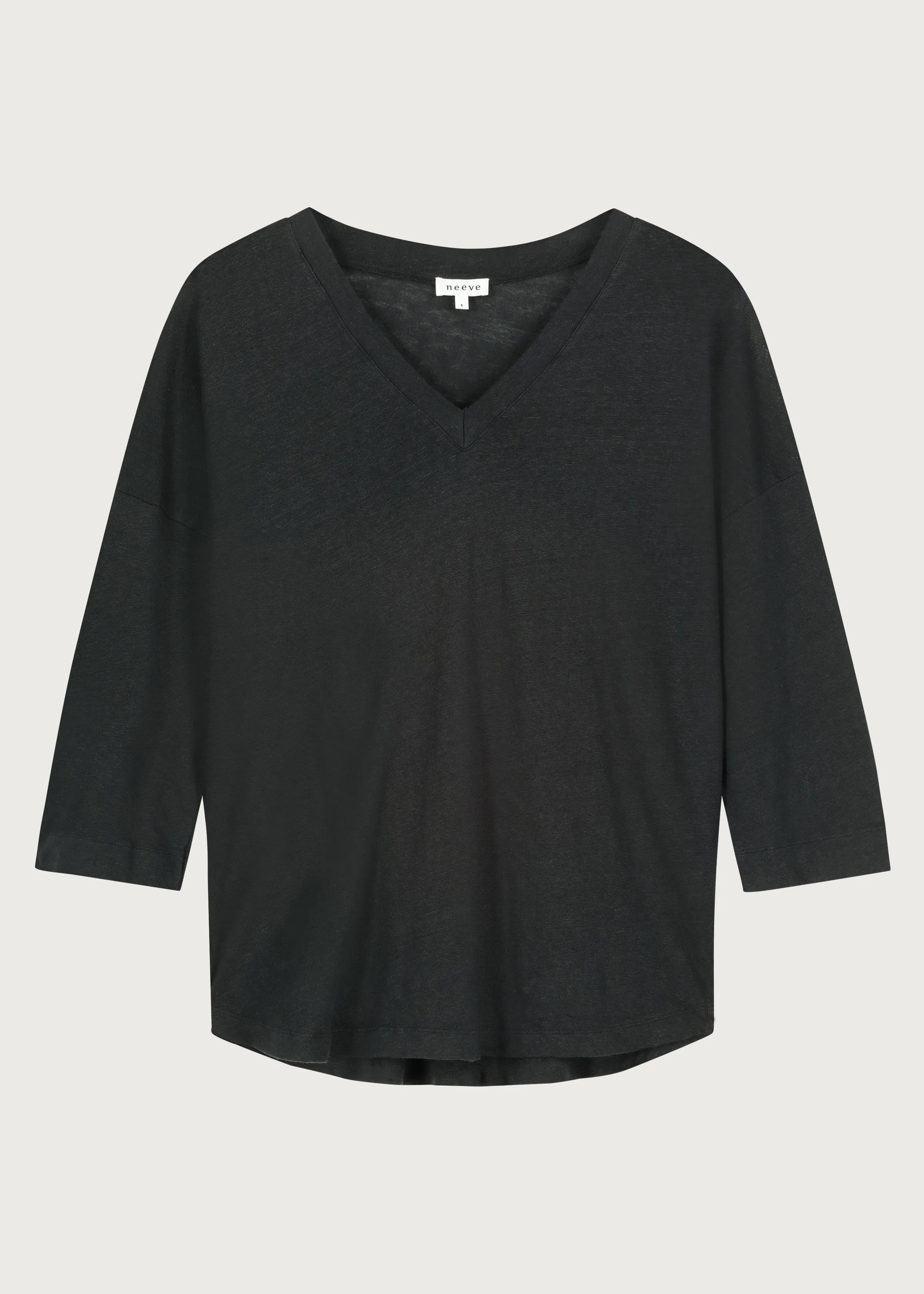 The Iris - Essential Black